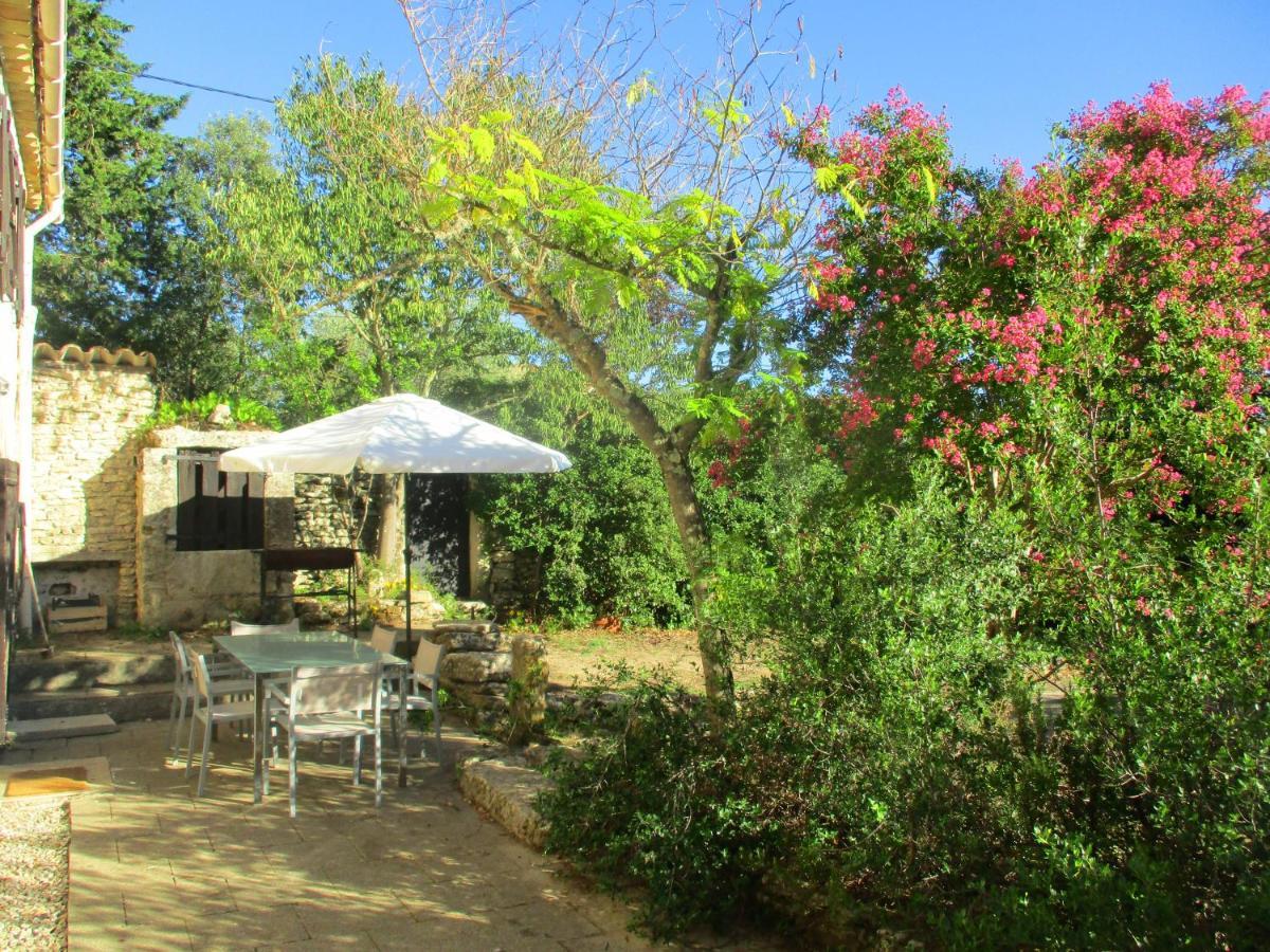 Uzès Le Mas Des Lilas מראה חיצוני תמונה