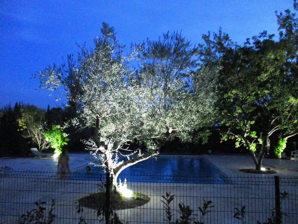 Uzès Le Mas Des Lilas מראה חיצוני תמונה